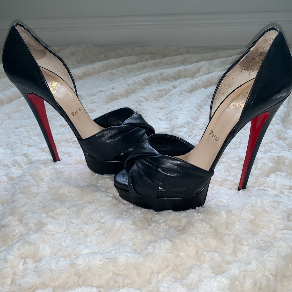 Christian Louboutins excellent condition! Perfect for your Christmas party!